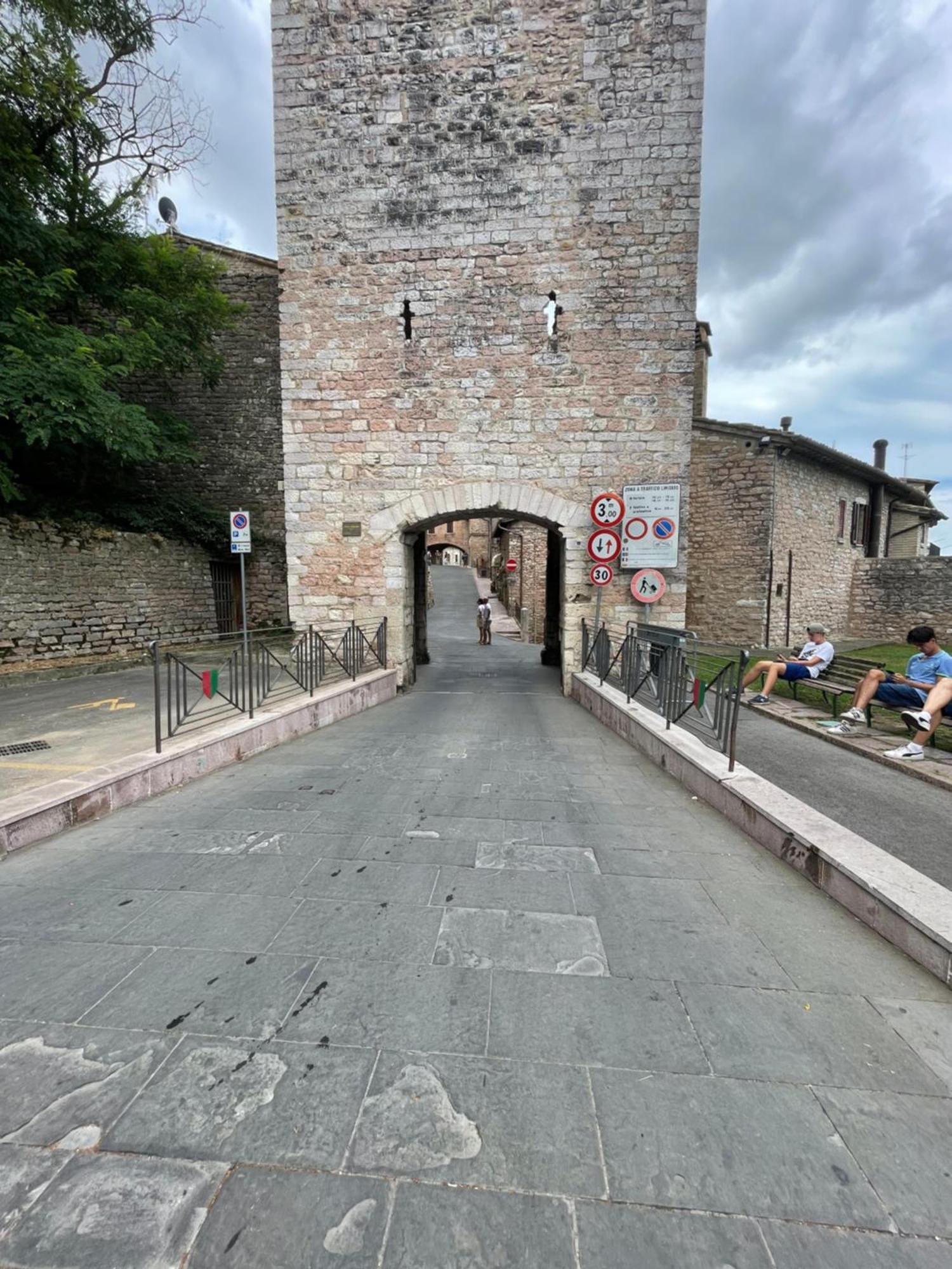 Ferienwohnung Happy House - Porta San Giacomo Assisi Exterior foto